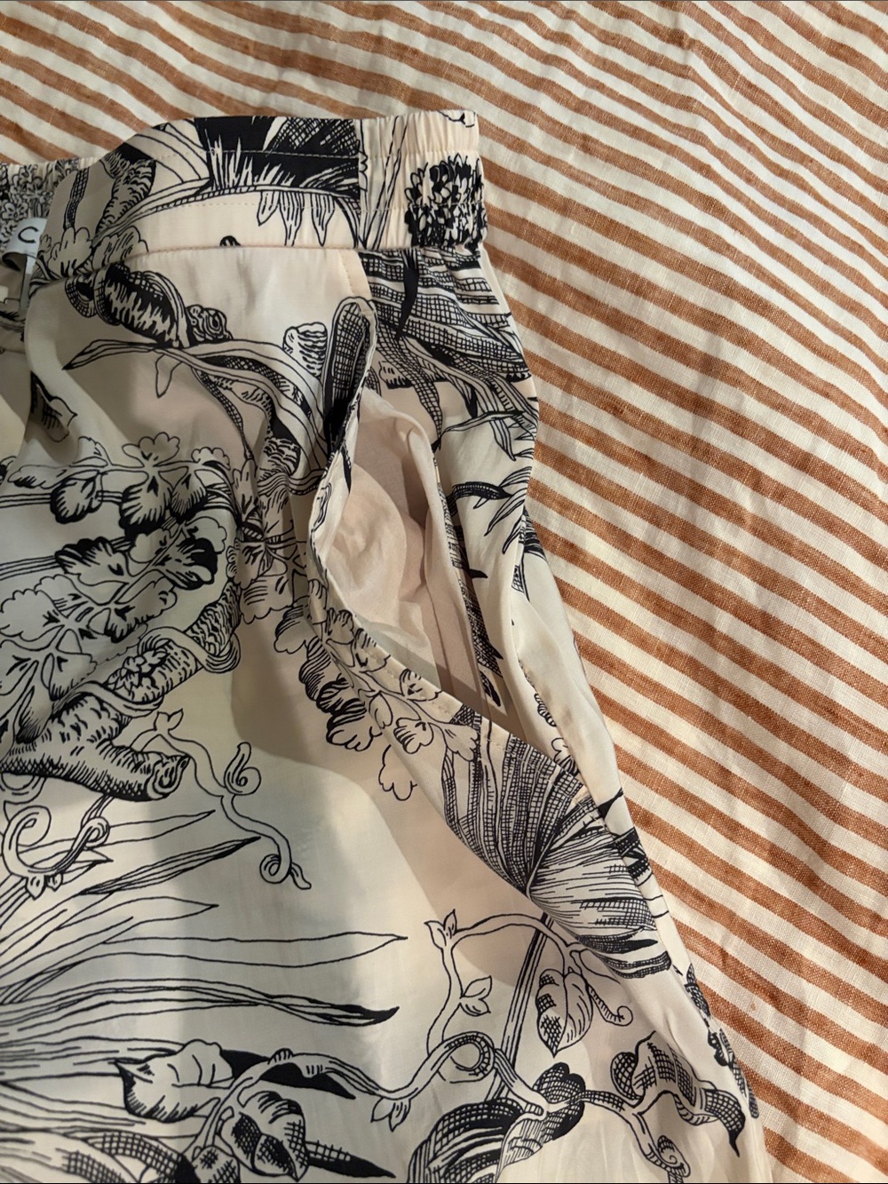 COS Cream Wide-Leg Pants with Black Botanical Print - Picture 5 of 6